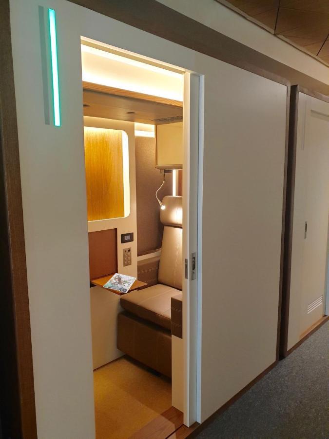 Sleep 'N Fly Sleep Lounge, North Node - Transit Only Hotel Doha Kültér fotó